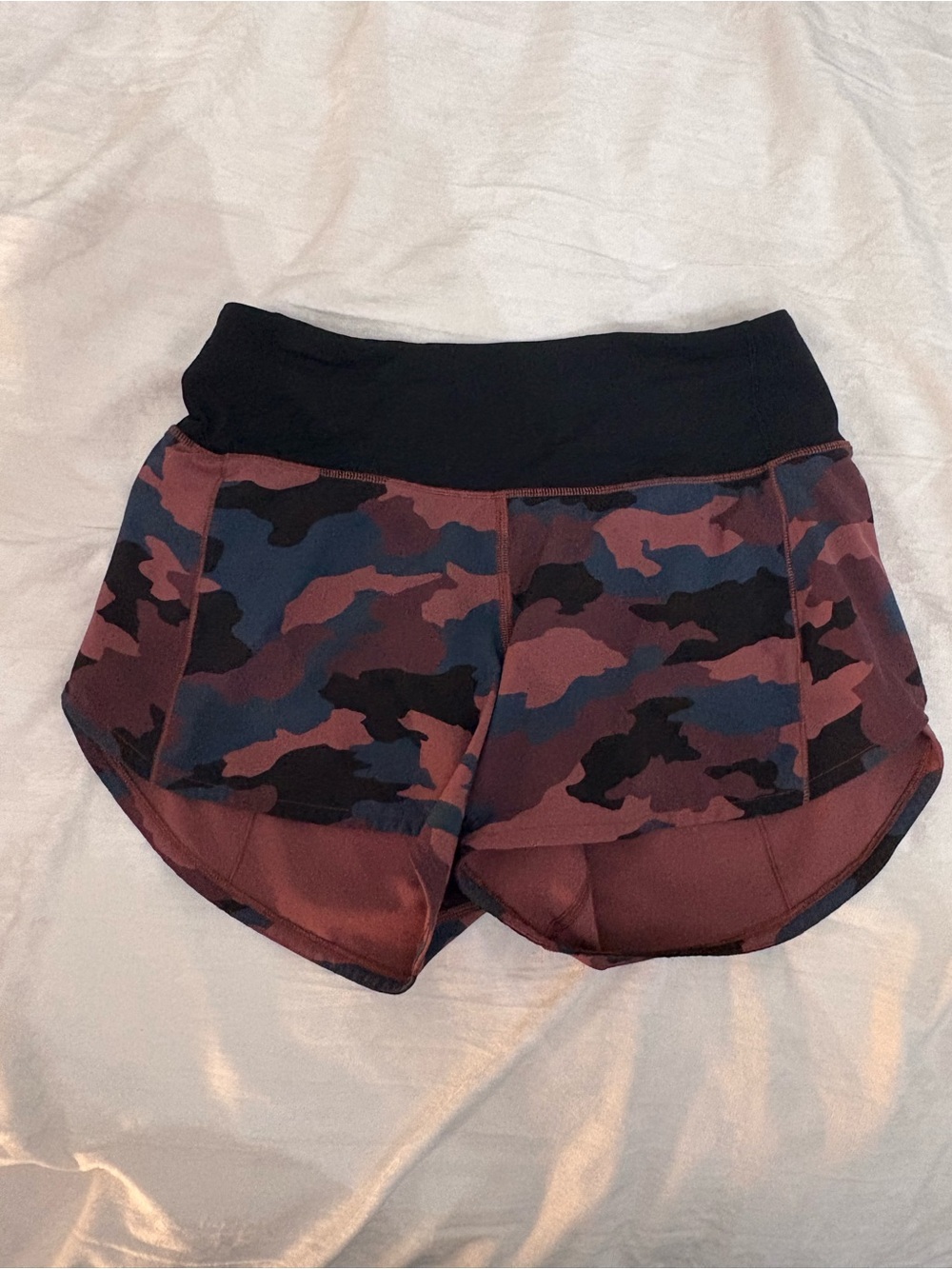 lululemon athletica Women's Camo Speed Up Shorts — Black Waistband Sz 2